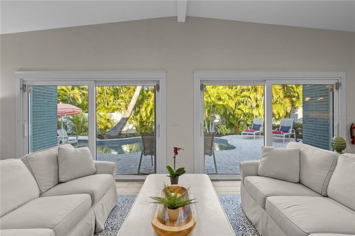 Image No.11-4 Bed Property for sale