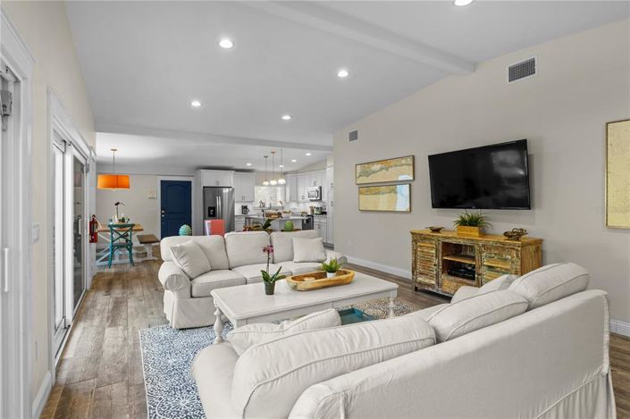 Image No.12-4 Bed Property for sale