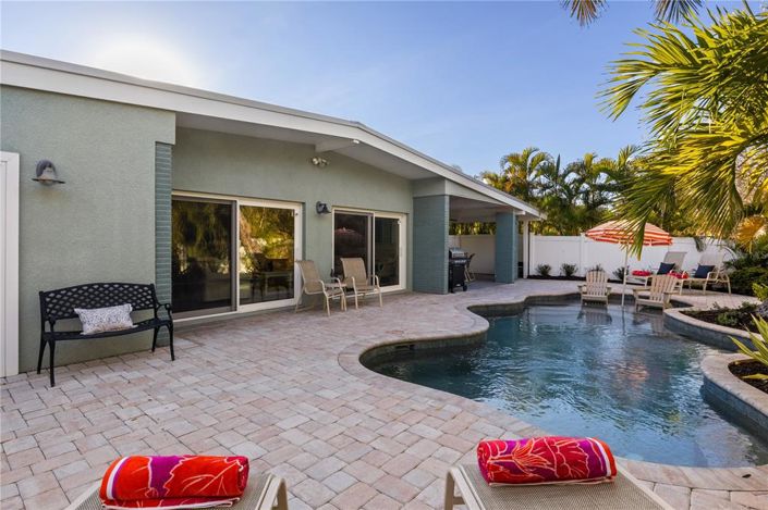 Image No.38-4 Bed Property for sale