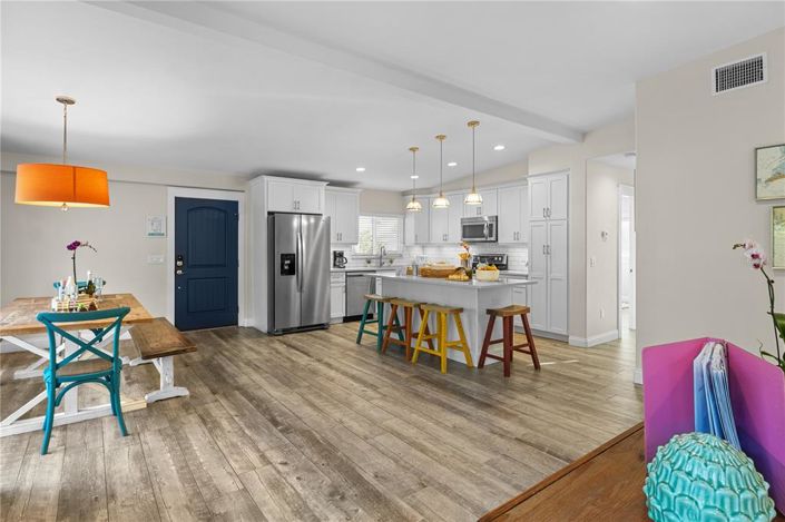 Image No.5-4 Bed Property for sale