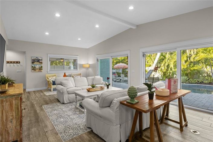 Image No.9-4 Bed Property for sale