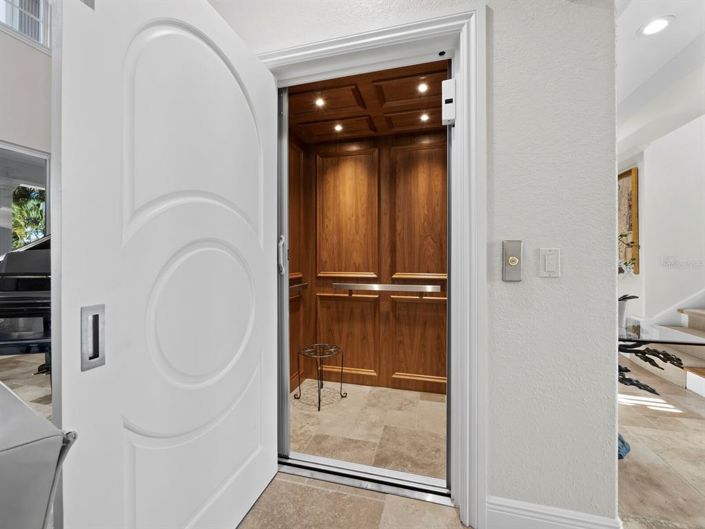 Image No.14-4 Bed Property for sale