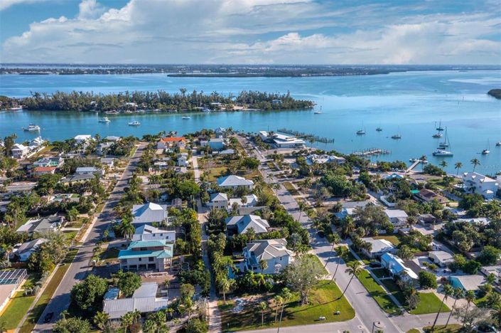 Image No.50-4 Bed Property for sale