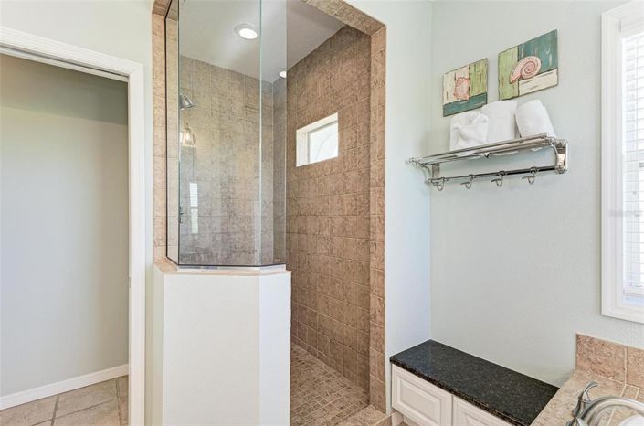 Image No.28-3 Bed Property for sale