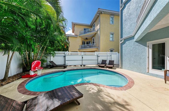 Image No.38-3 Bed Property for sale