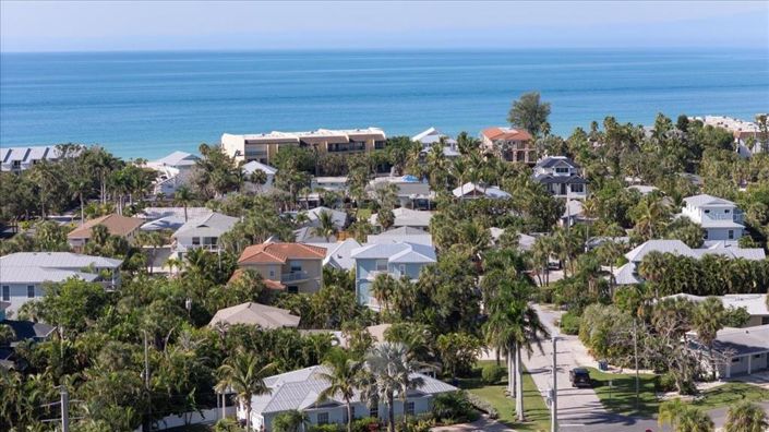 Image No.44-3 Bed Property for sale