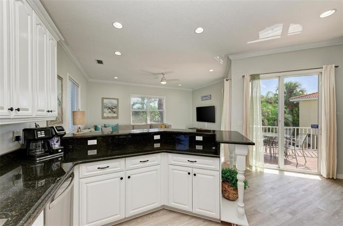 Image No.8-3 Bed Property for sale