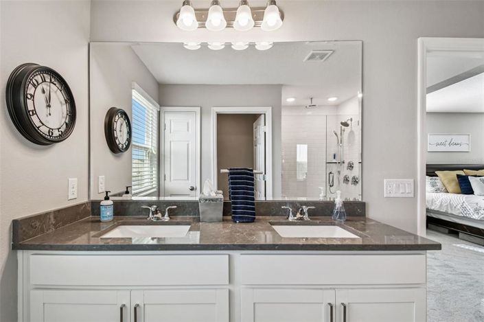 Image No.24-5 Bed Property for sale