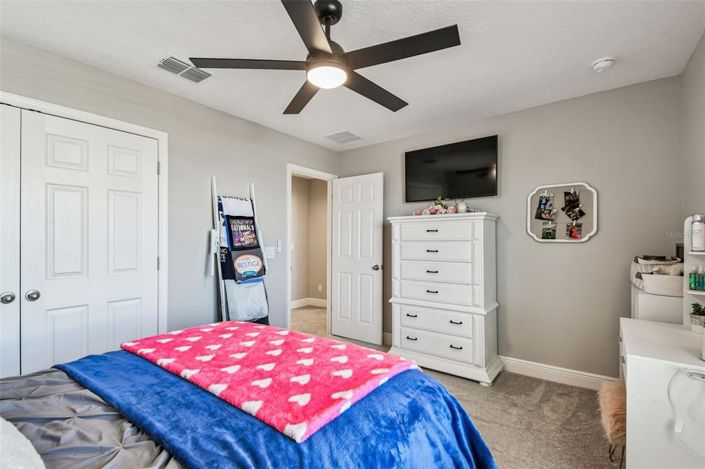 Image No.27-5 Bed Property for sale