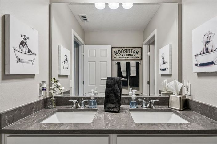 Image No.28-5 Bed Property for sale