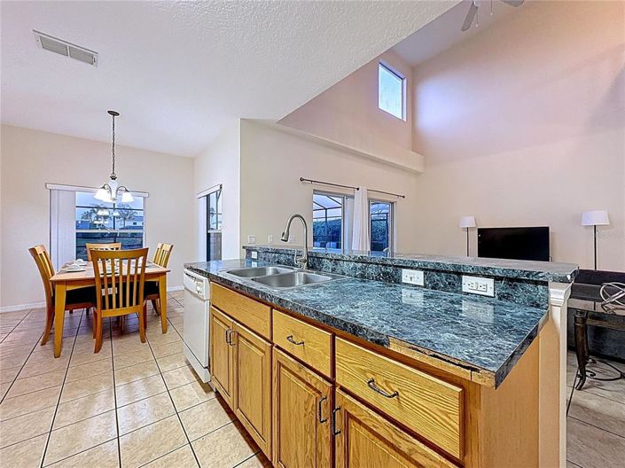 Image No.21-5 Bed Property for sale