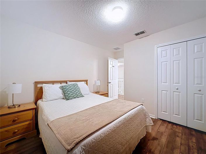 Image No.56-5 Bed Property for sale