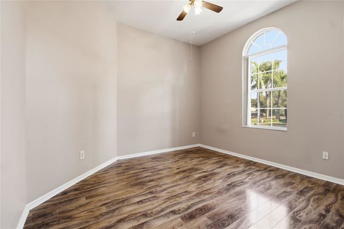 Image No.23-3 Bed Townhouse for sale