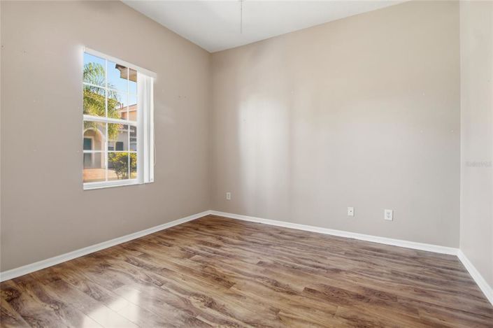 Image No.28-3 Bed Townhouse for sale