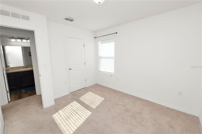 Image No.22-3 Bed Townhouse for sale