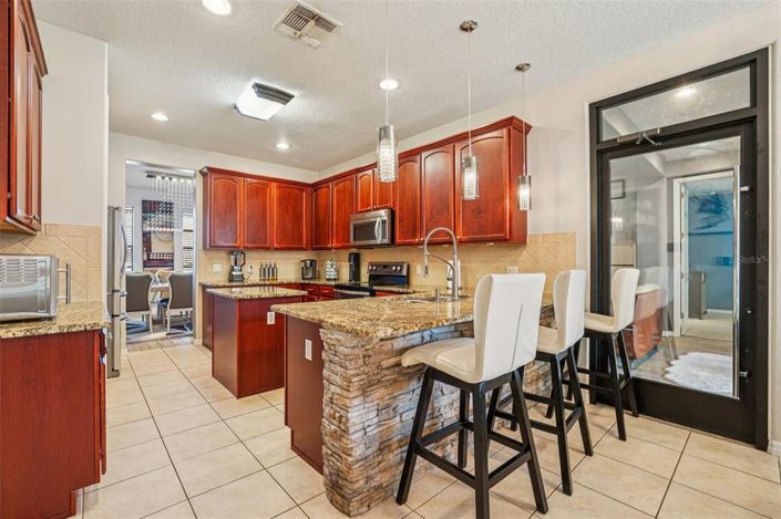 Image No.22-5 Bed Property for sale