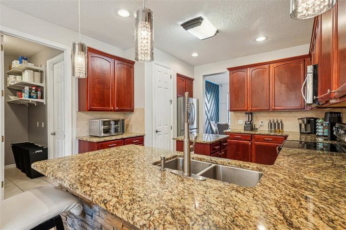 Image No.23-5 Bed Property for sale