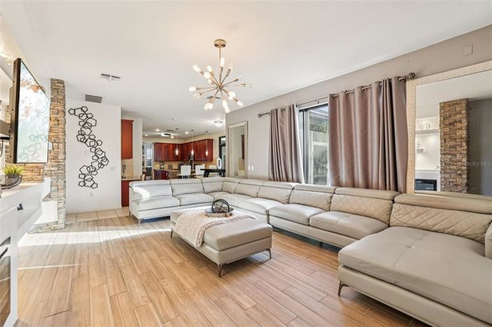 Image No.33-5 Bed Property for sale