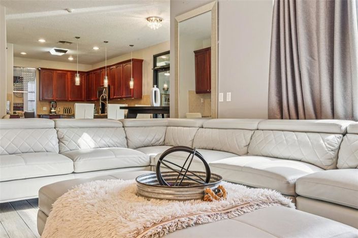 Image No.36-5 Bed Property for sale