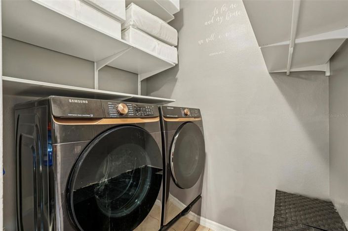 Image No.40-5 Bed Property for sale