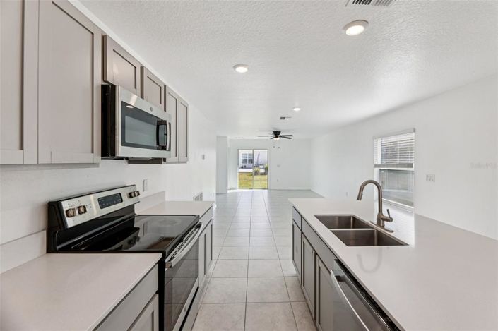 Image No.8-3 Bed Property for sale