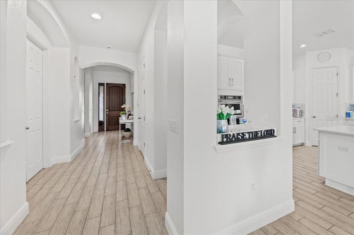 Image No.12-4 Bed Property for sale