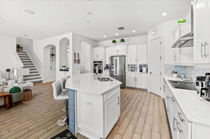 Image No.19-4 Bed Property for sale