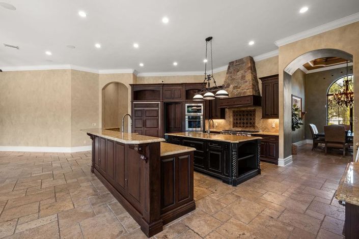 Image No.13-4 Bed Property for sale