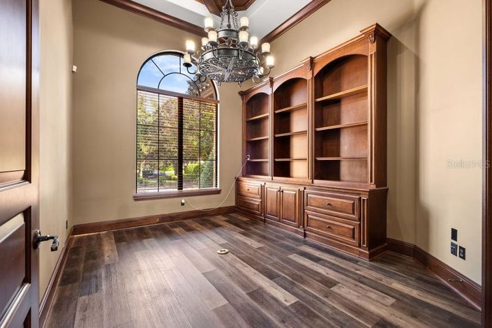 Image No.18-4 Bed Property for sale