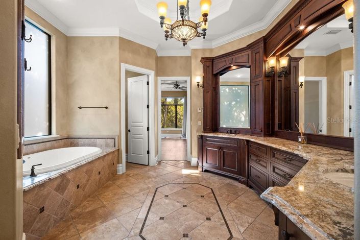 Image No.23-4 Bed Property for sale