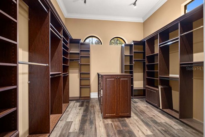 Image No.25-4 Bed Property for sale