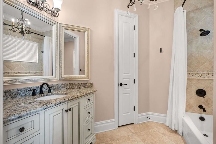 Image No.28-4 Bed Property for sale