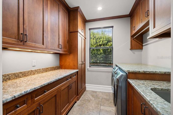 Image No.36-4 Bed Property for sale