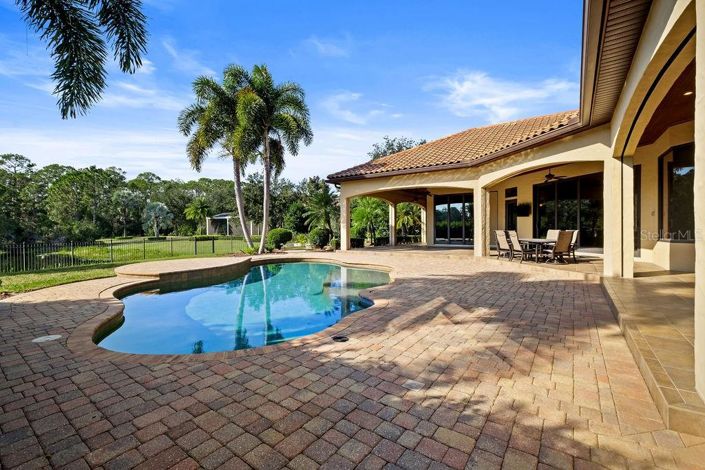 Image No.44-4 Bed Property for sale