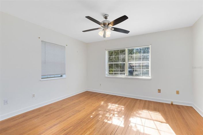 Image No.17-5 Bed Property for sale