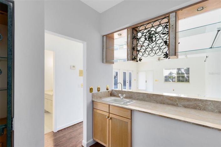 Image No.27-5 Bed Property for sale