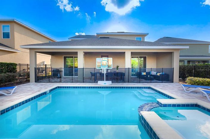 Image No.2-Propriété de 8 chambres à vendre à Kissimmee