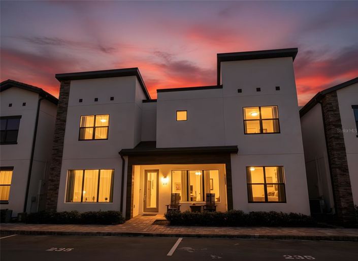 Image No.1-Propriété de 4 chambres à vendre à Davenport