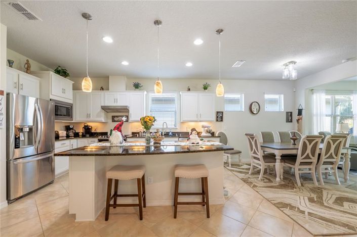 Image No.11-2 Bed Property for sale