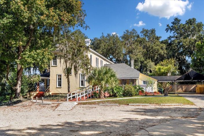 Image No.17-6 Bed Property for sale