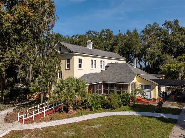 Image No.2-6 Bed Property for sale