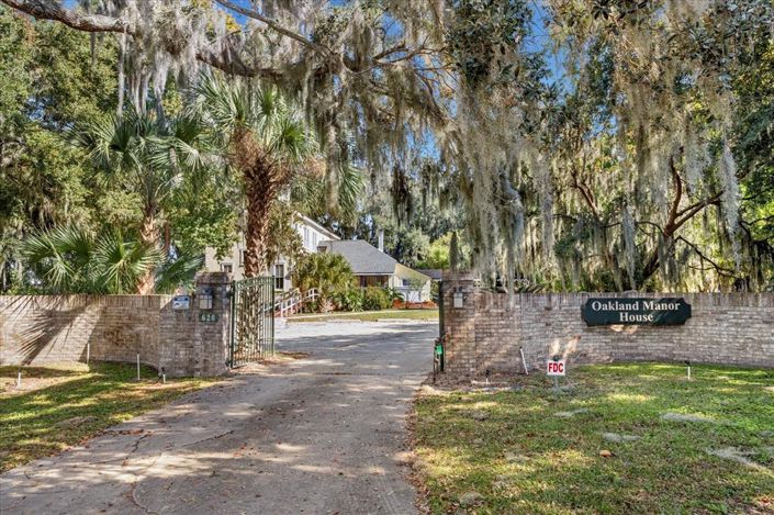 Image No.3-6 Bed Property for sale