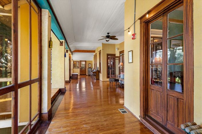 Image No.35-6 Bed Property for sale