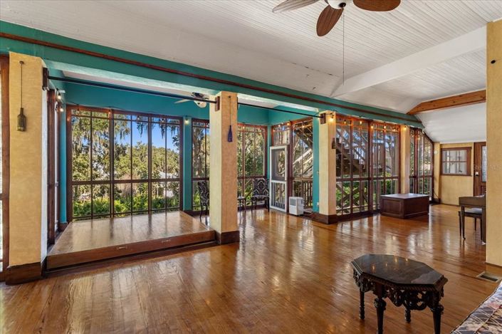 Image No.36-6 Bed Property for sale