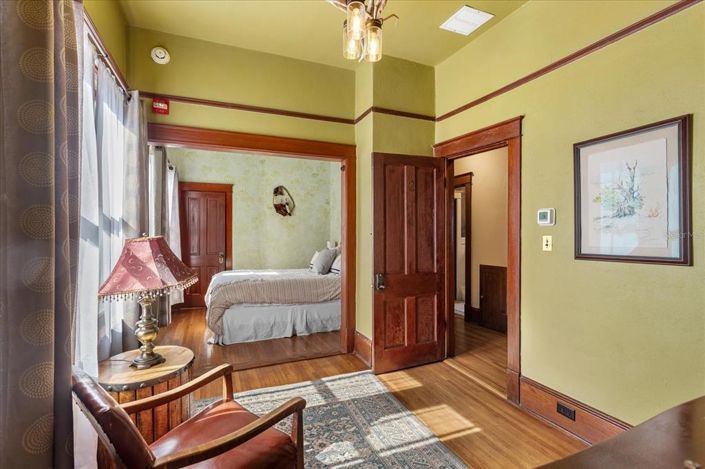 Image No.57-6 Bed Property for sale