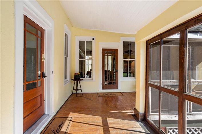 Image No.9-6 Bed Property for sale