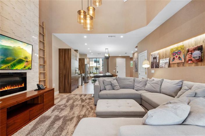 Image No.24-4 Bed Townhouse for sale