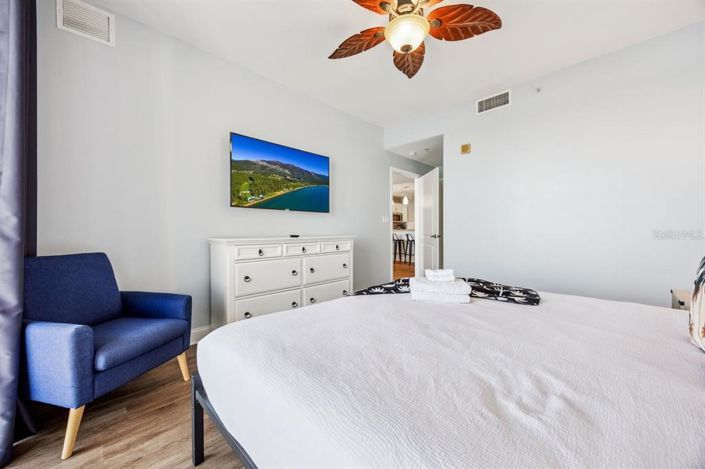 Image No.17-2 Bed Property for sale