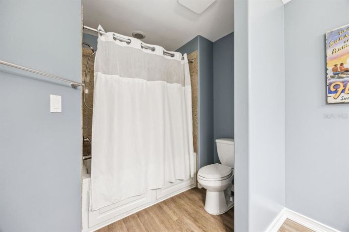 Image No.23-2 Bed Property for sale