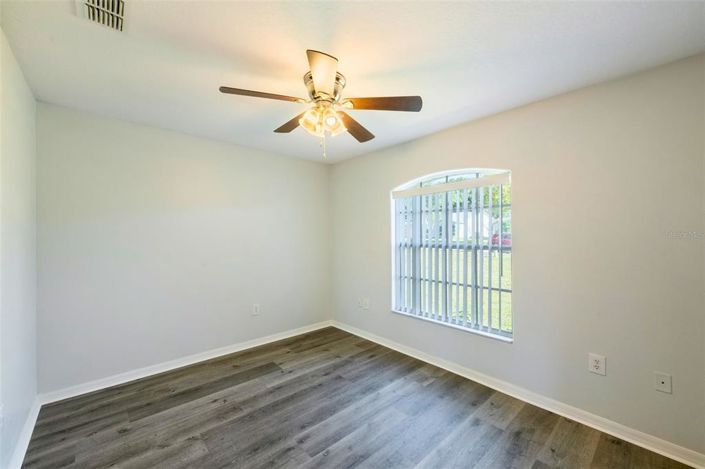 Image No.18-3 Bed Property for sale